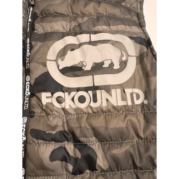 Men's Ecko Unltd Hooded Puffer Vest Full Zip Camouflage Logo Size 2XL Green - Picture 3 of 11